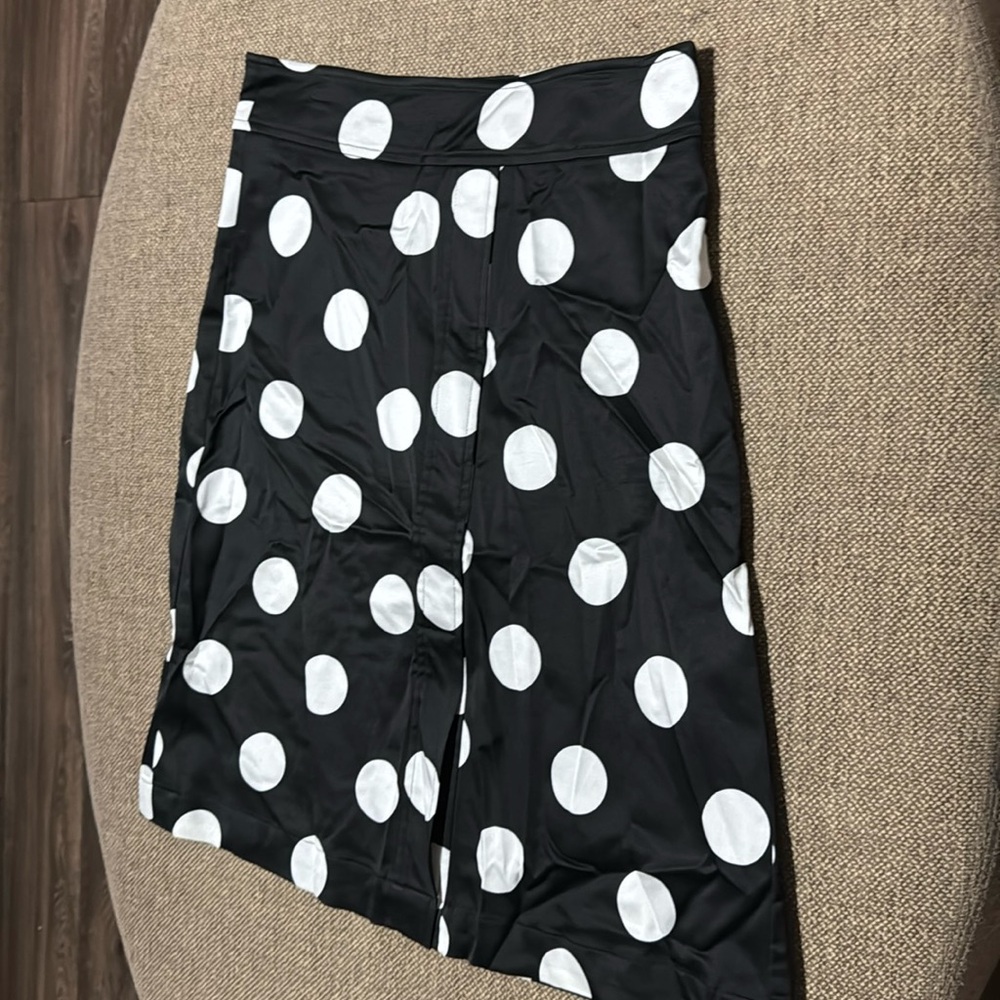 G. Size 6 black and white polkadot skirt